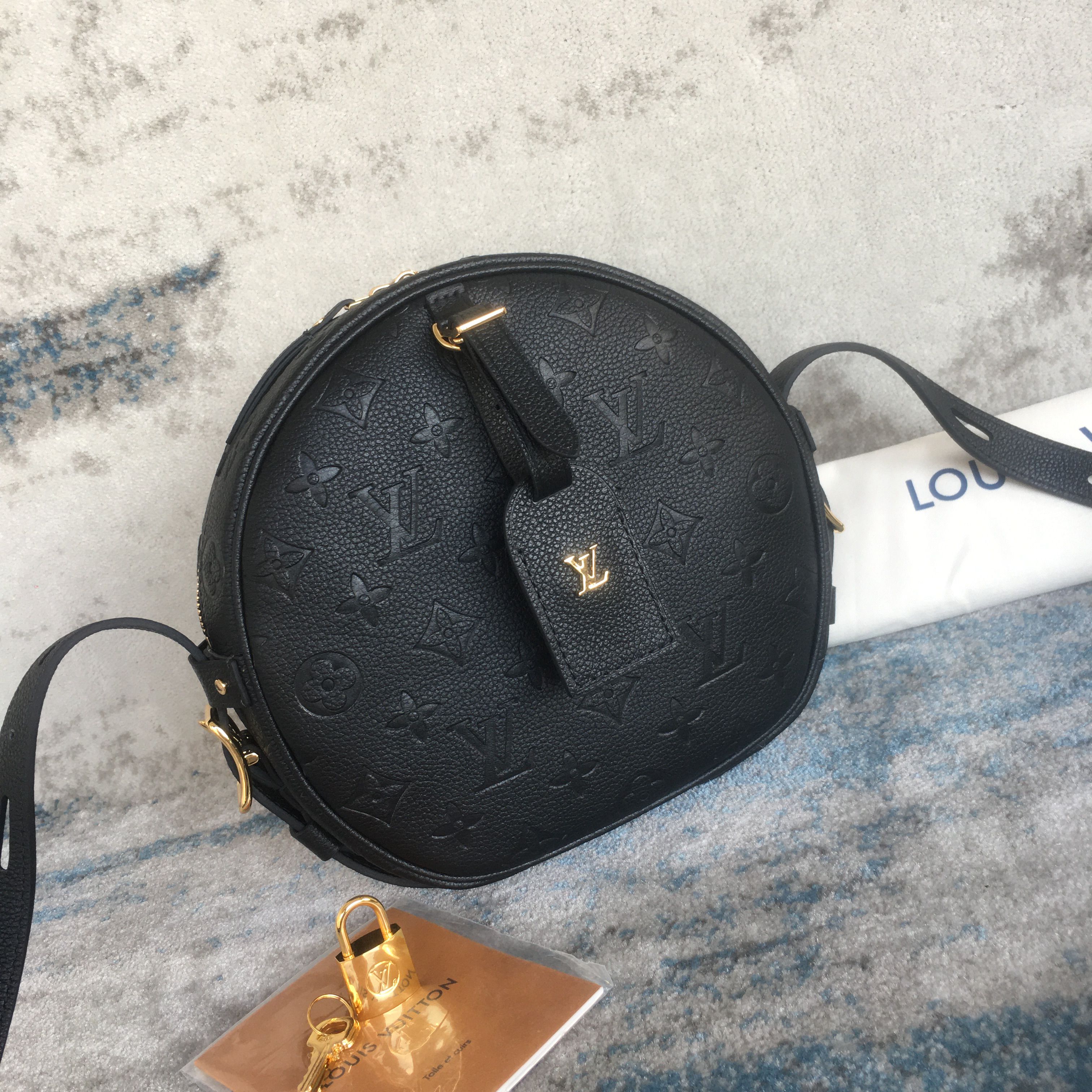 LV BOITE CHAPEAU SOUPLE MM M45649