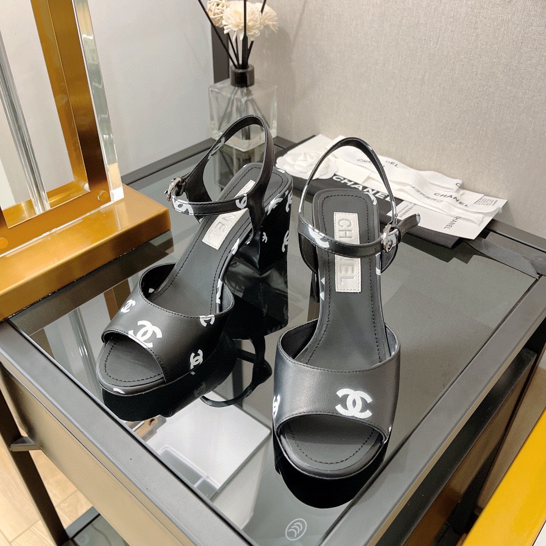 Chanel Shoes39
