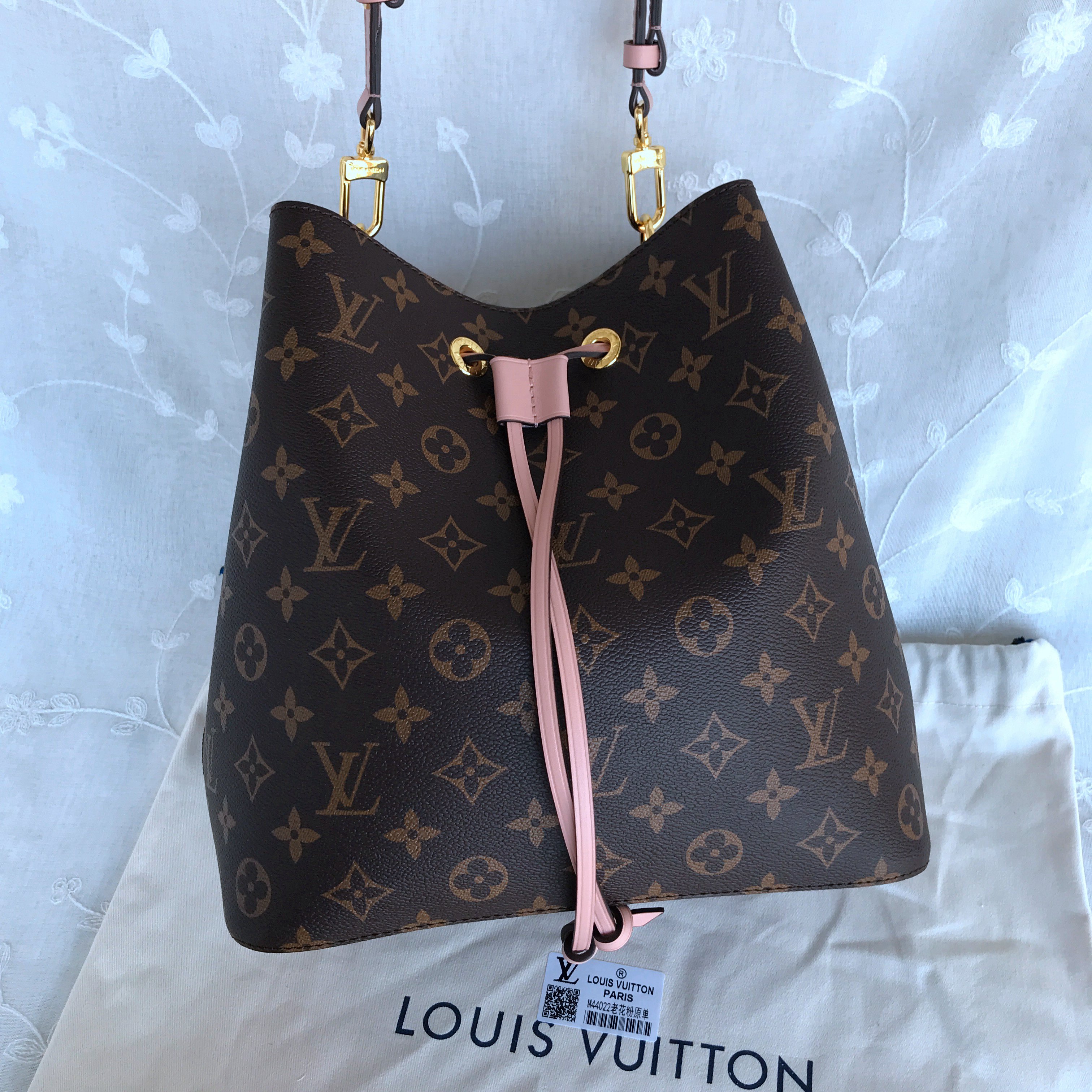 LV NEONOE MM M44020