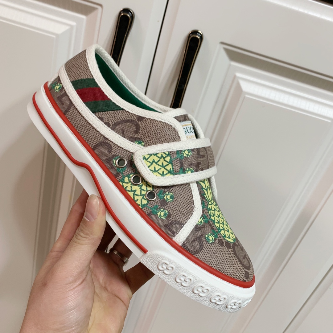 Gucci shoe115