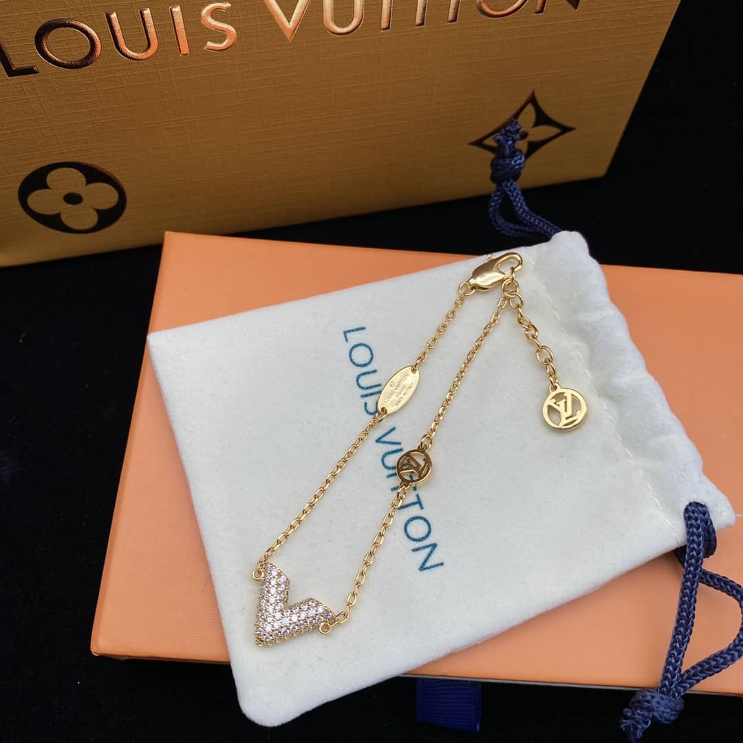 7 Star Louis Vuitton Necklace