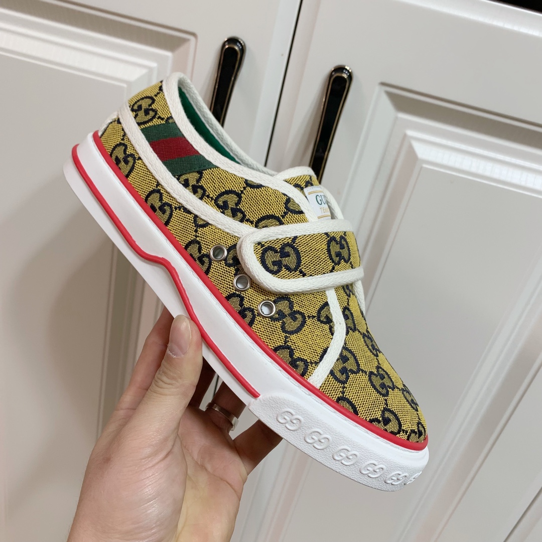 Gucci shoe113