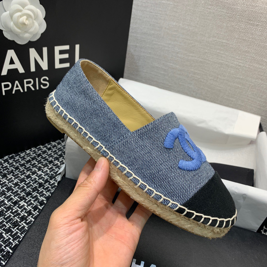 Chanel Shoes377