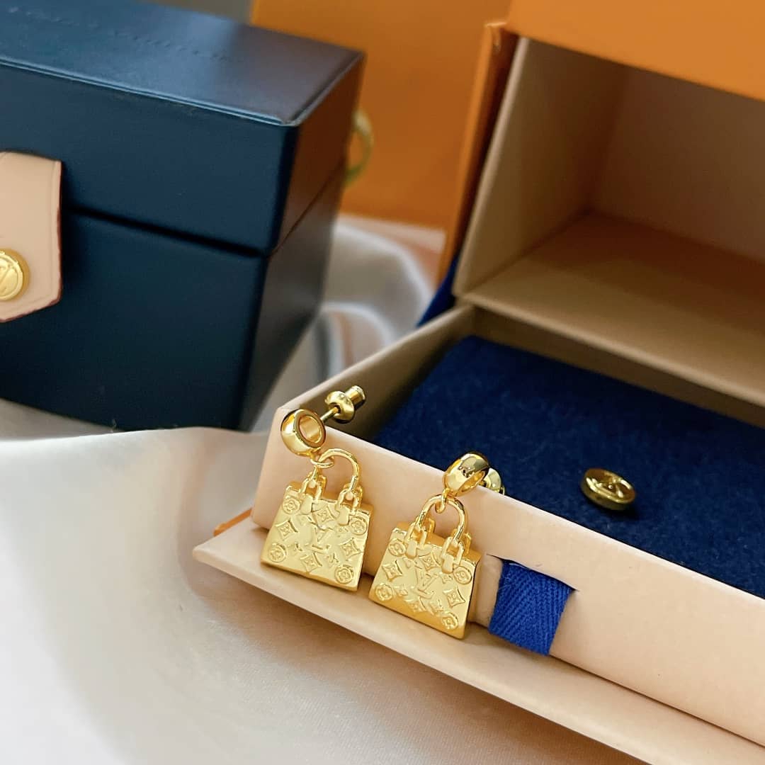 Luxury Louis Vuitton Classic AAA+ Earrings