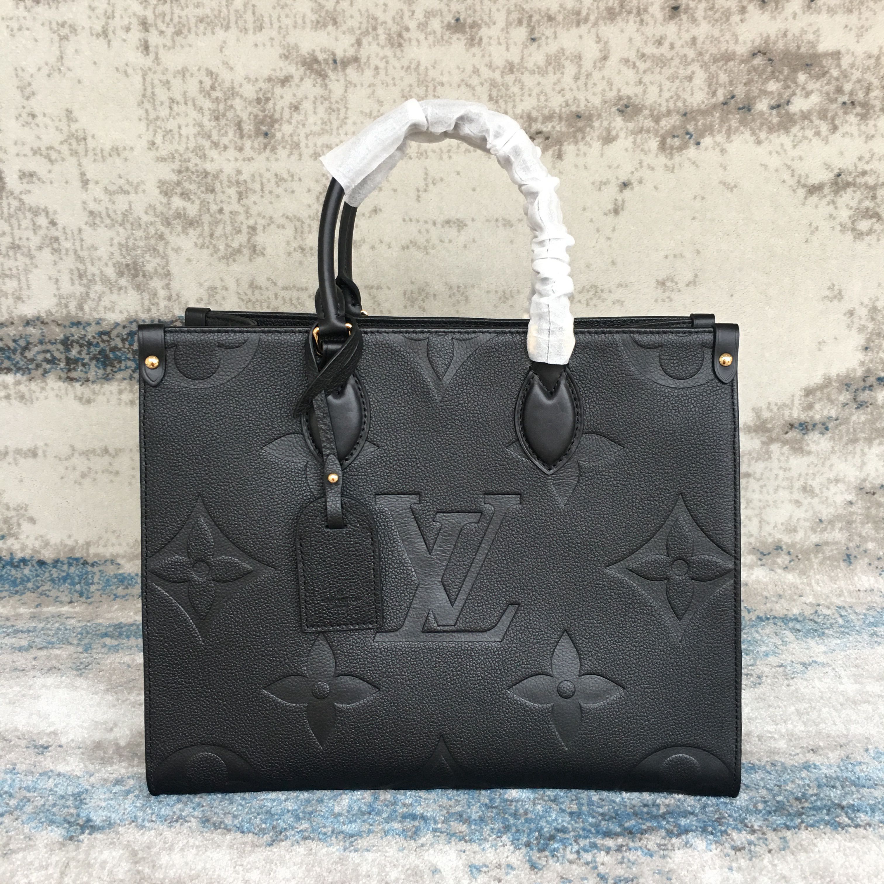 LV  ONTHEGO M44925