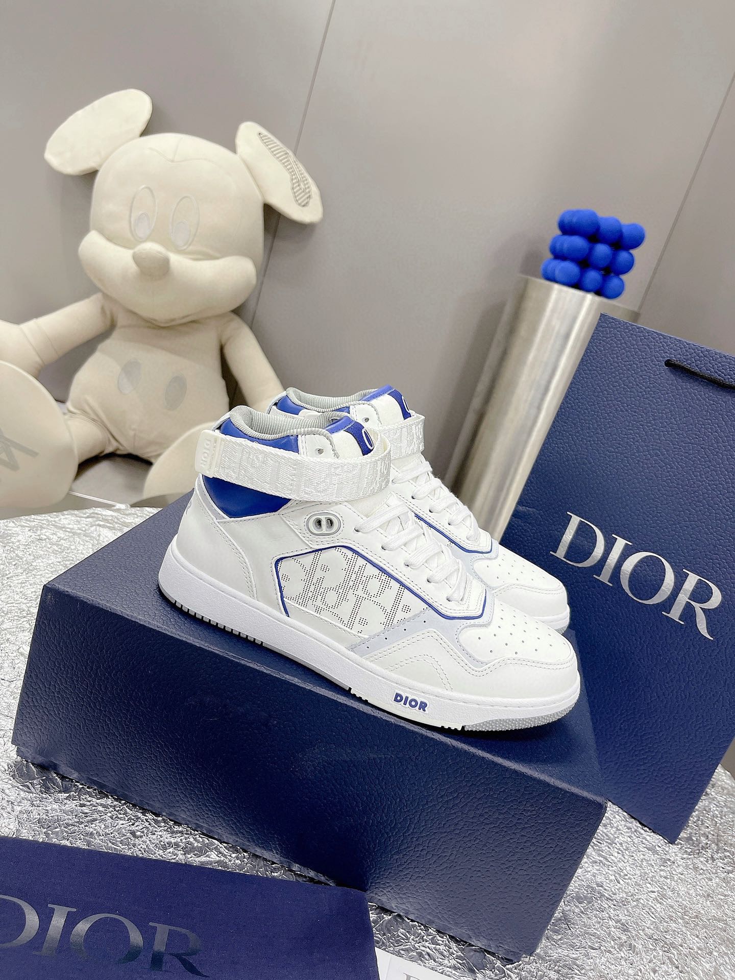 Dior shoes329