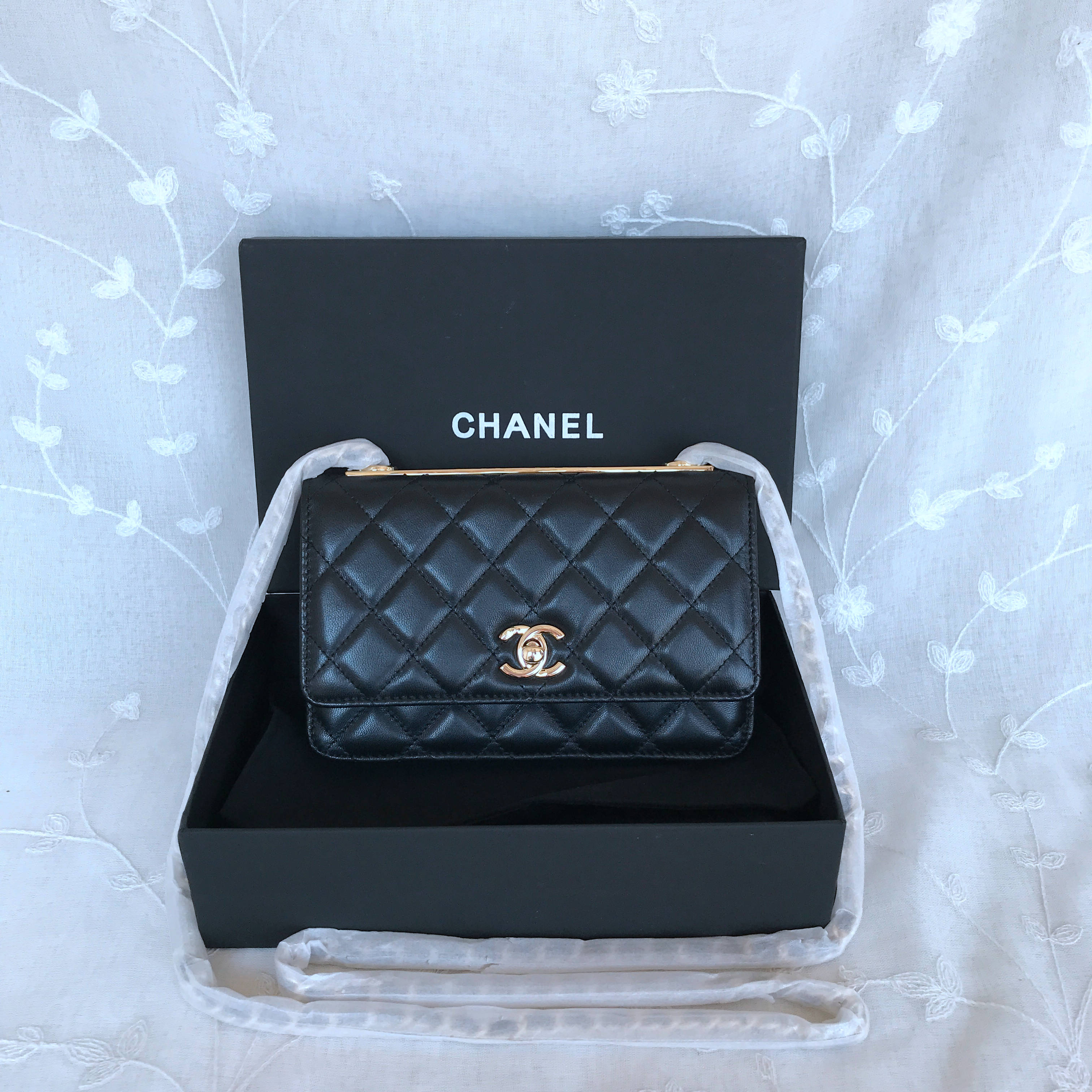 CHANEL WALLET ON CHAIN 33814