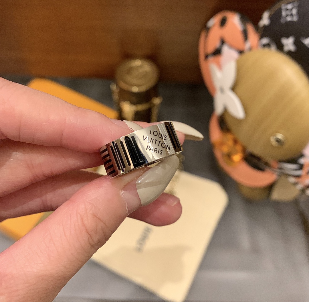 LV Ring