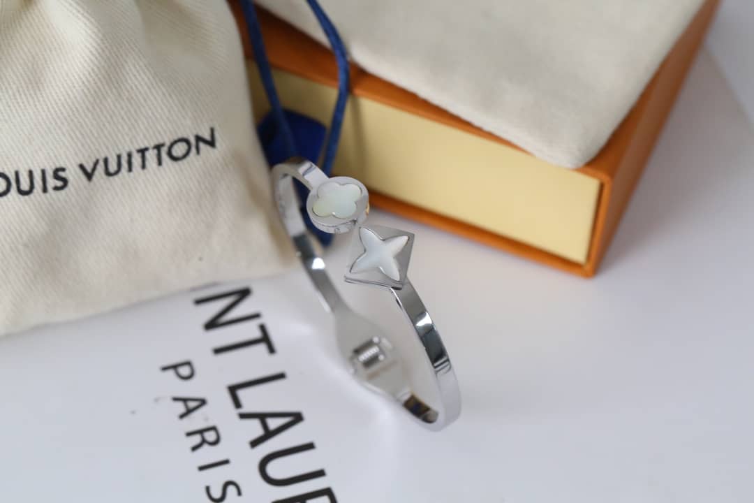 Wholesale Louis Vuitton AAA+ Bracelet