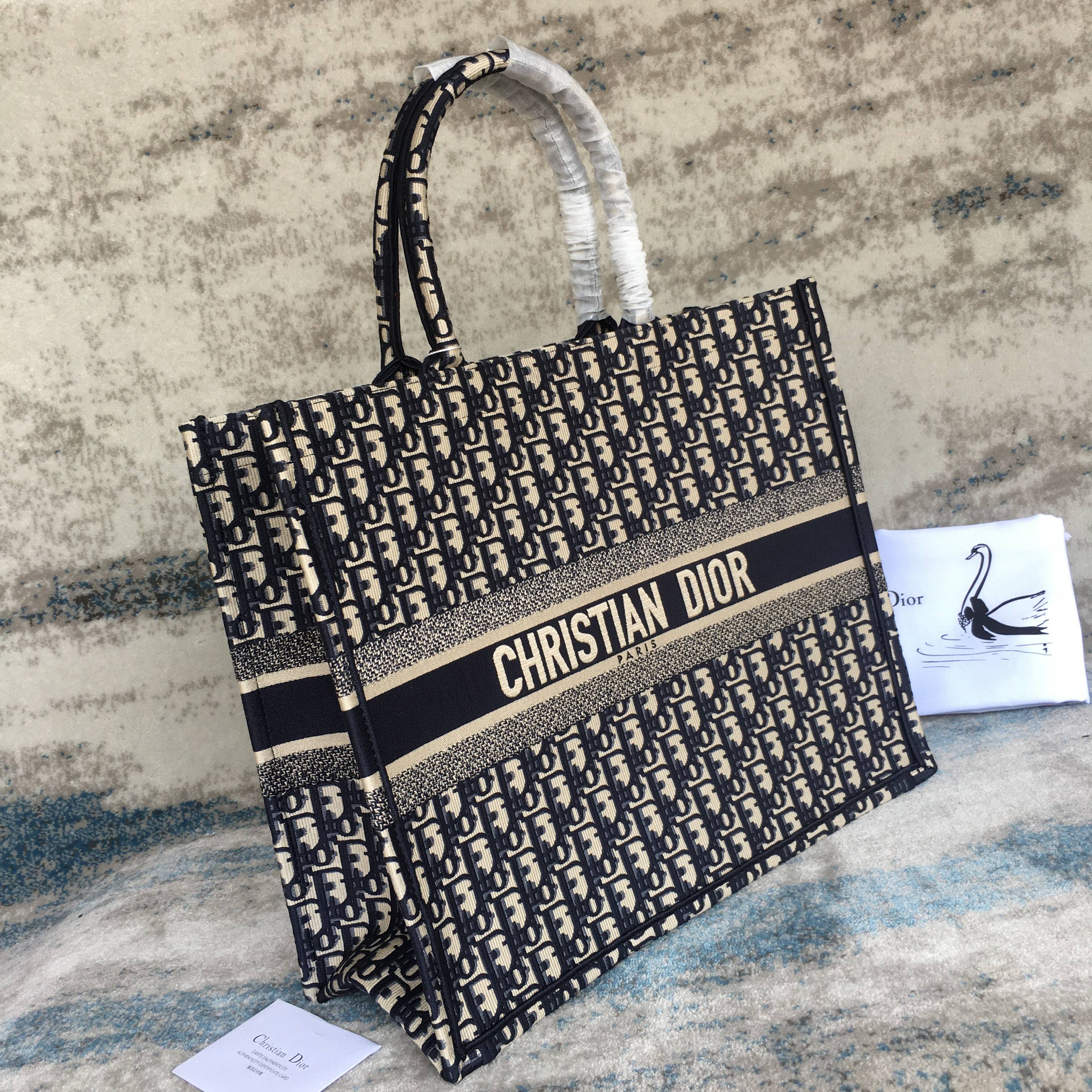DIOR OBLIQUE EMBROIDERED DIOR BOOK TOTE