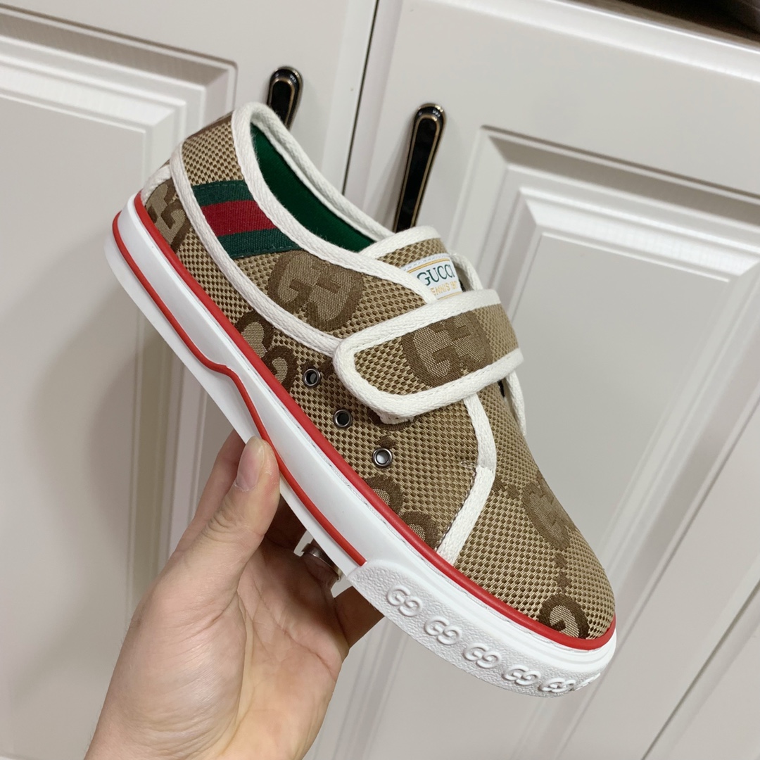 Gucci shoe108