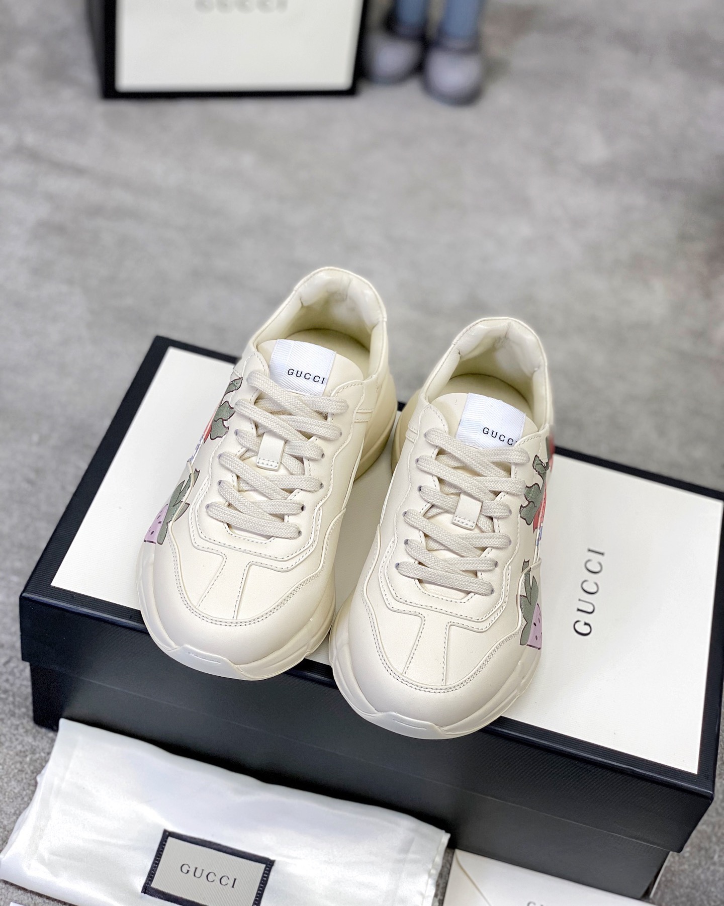 Gucci shoe48