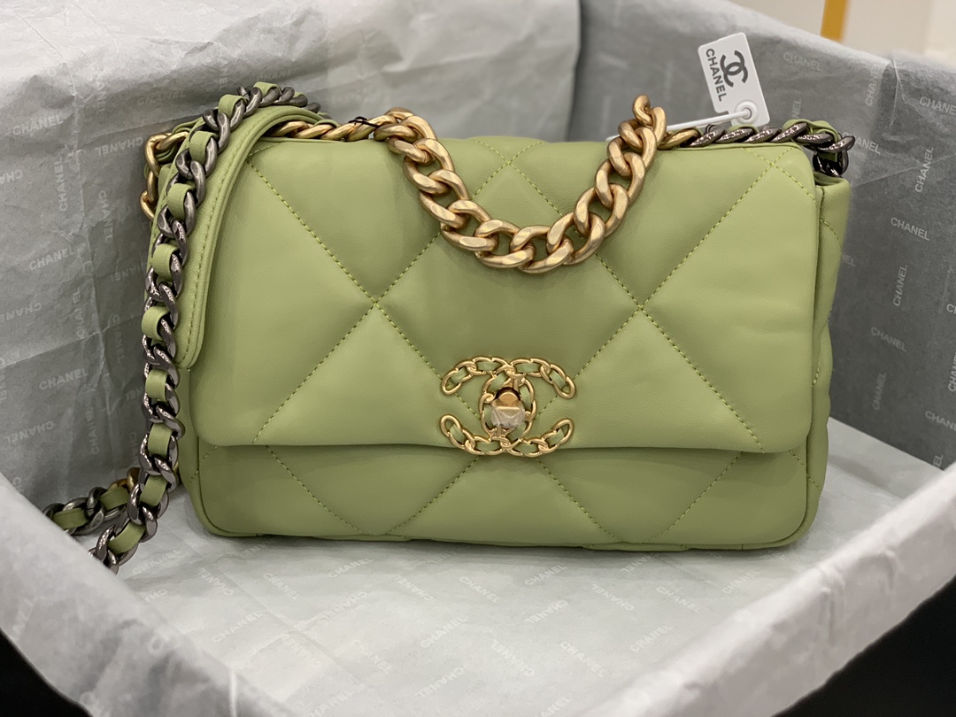 CHANEL 19 HANDBAG AS1160