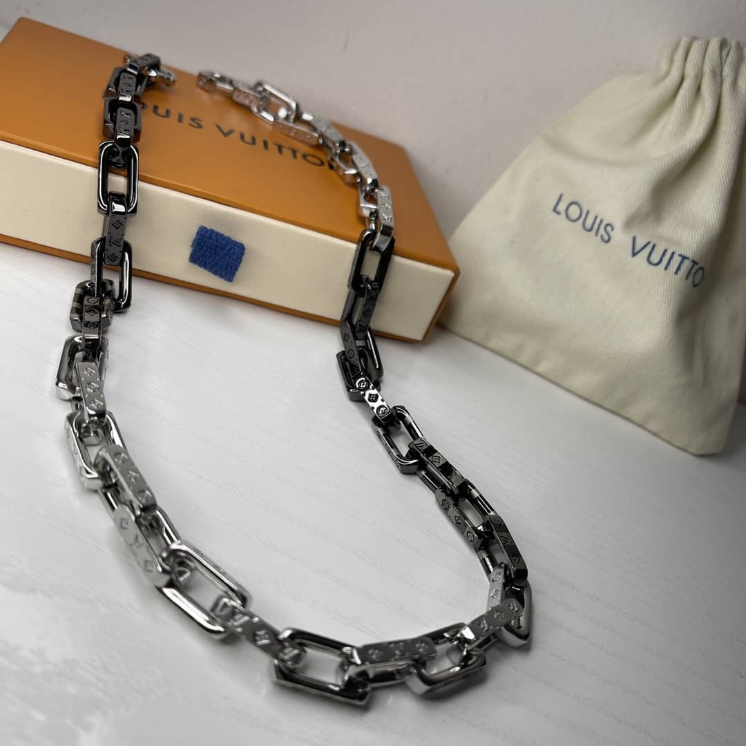 Louis Vuitton Cheap Luxury Necklace