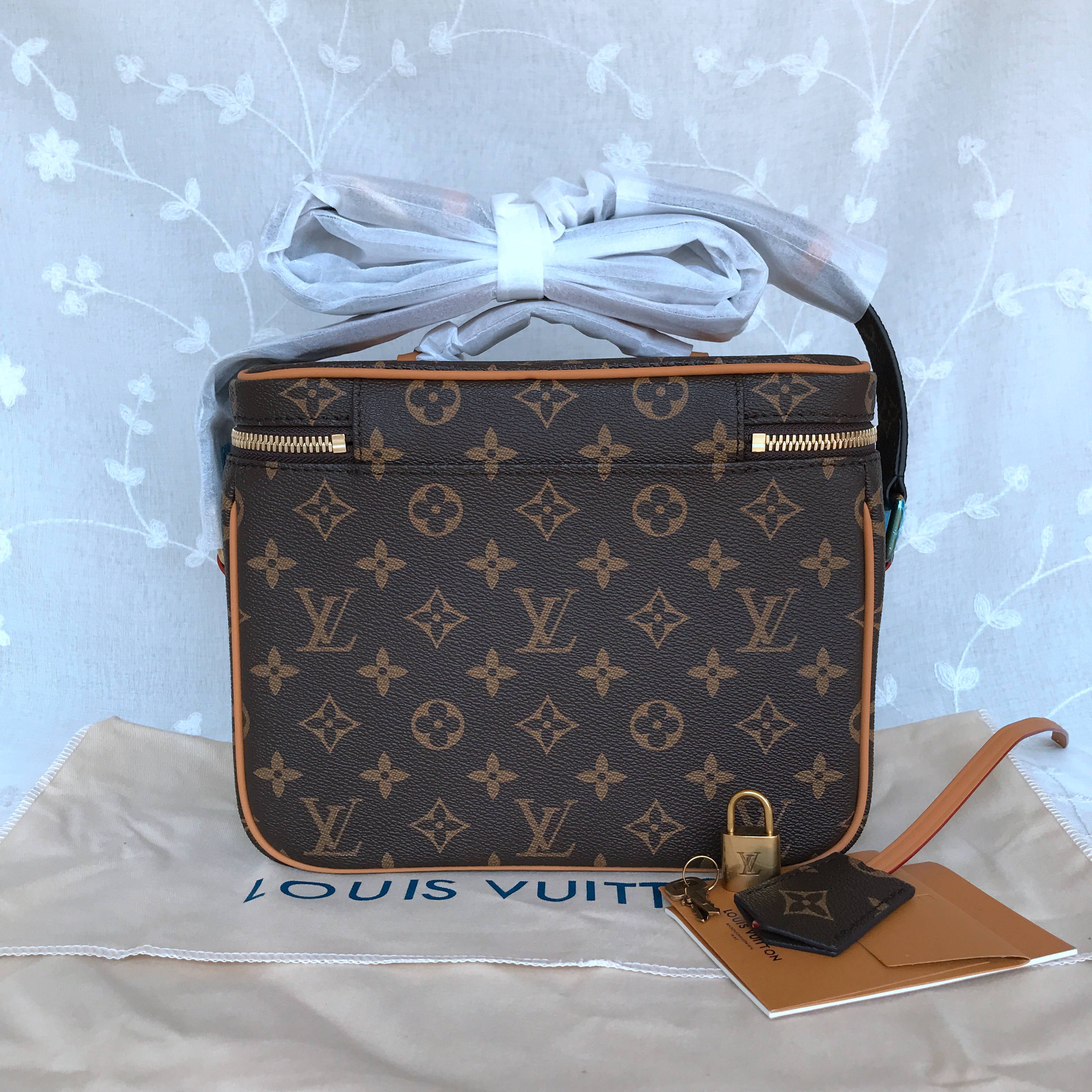 LV VANITY
