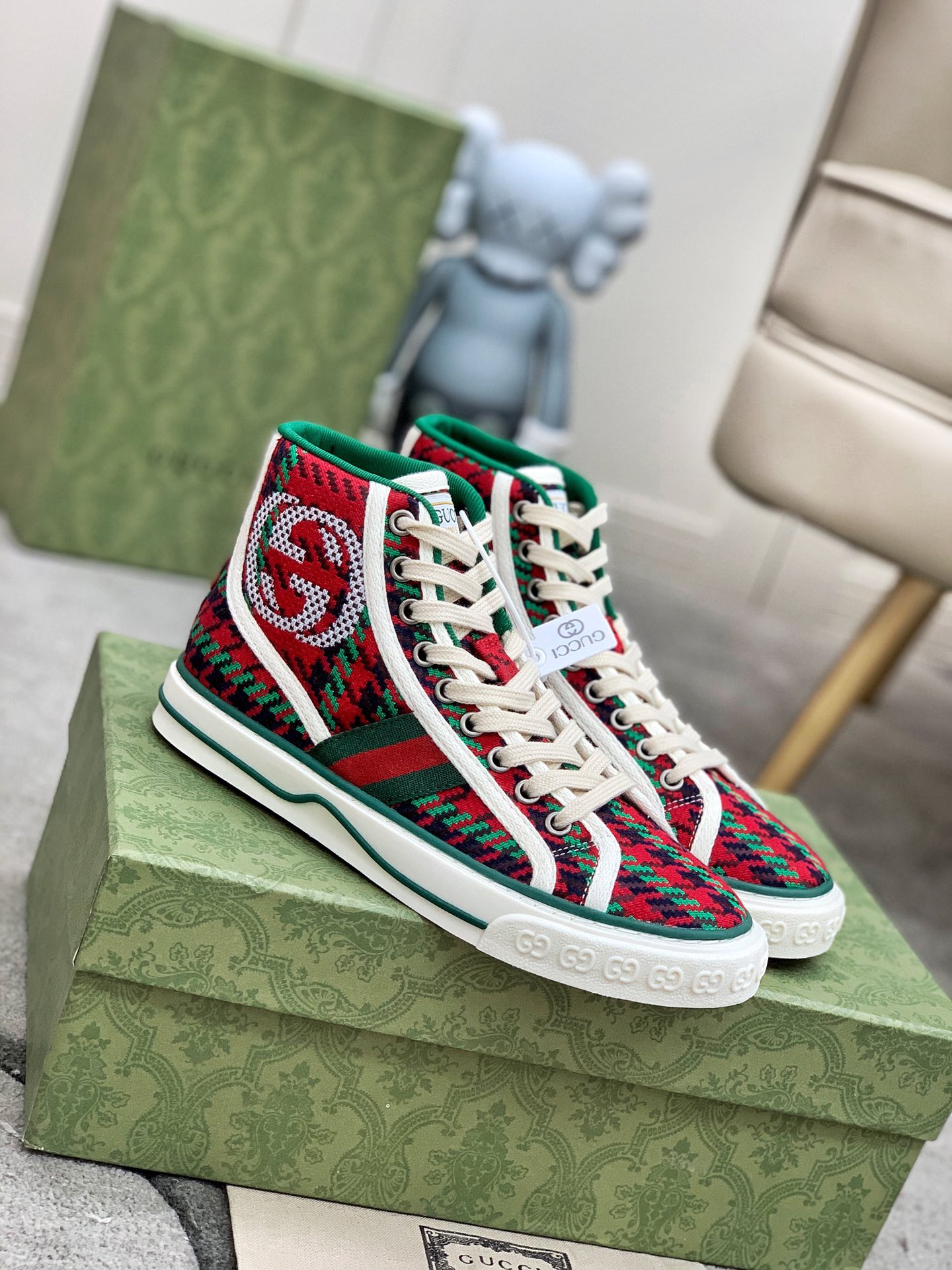 Gucci shoe214