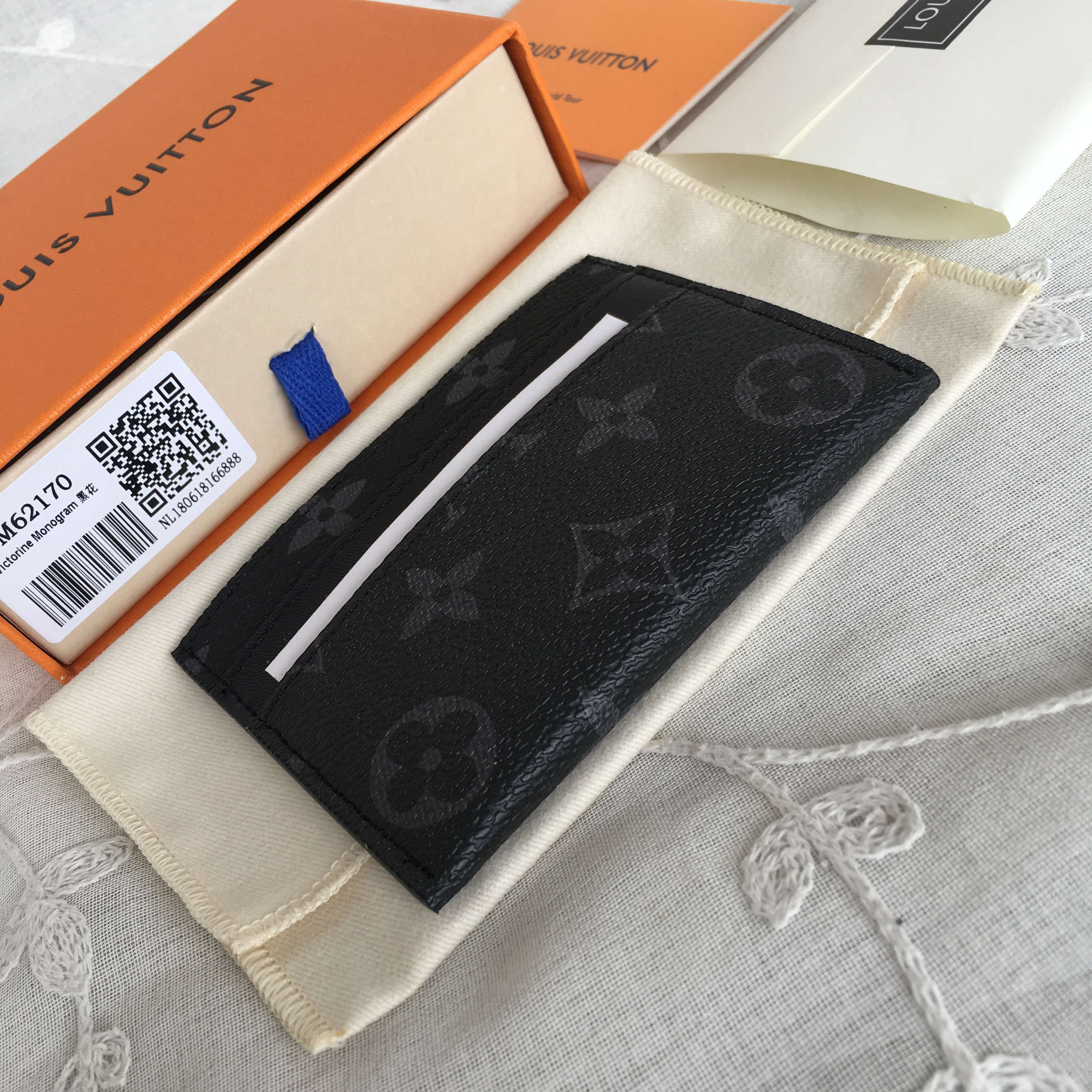 LV Porte Cartes Double M62170