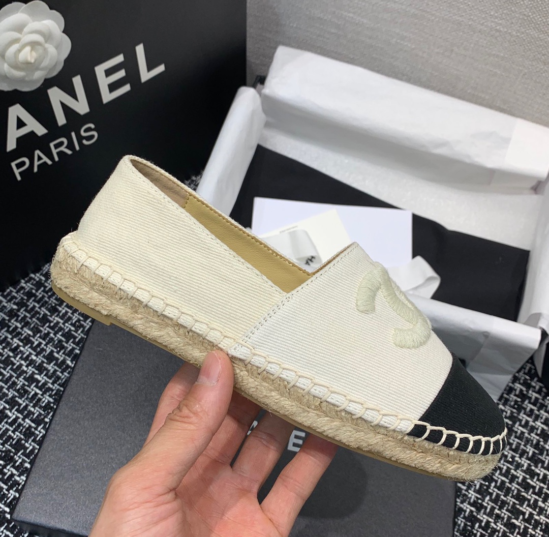 Chanel Shoes380