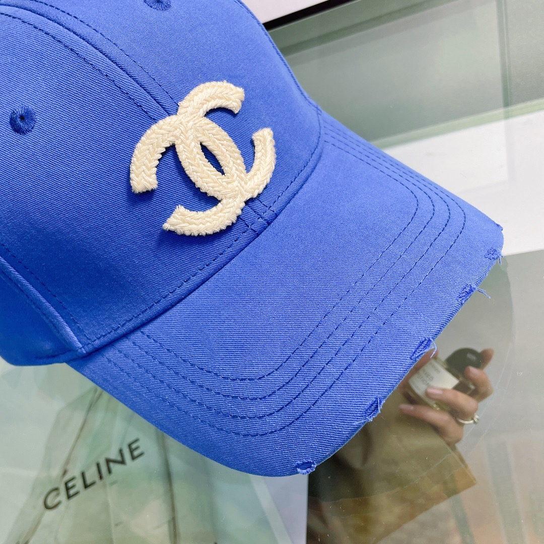 Versatile Embroidered Logo Baseball Cap