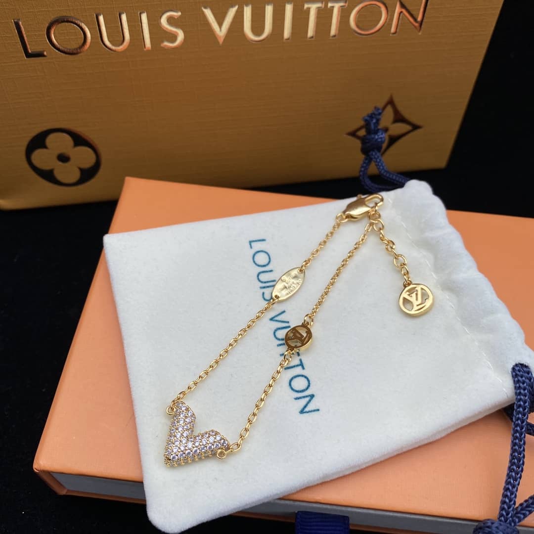 7 Star Louis Vuitton Necklace