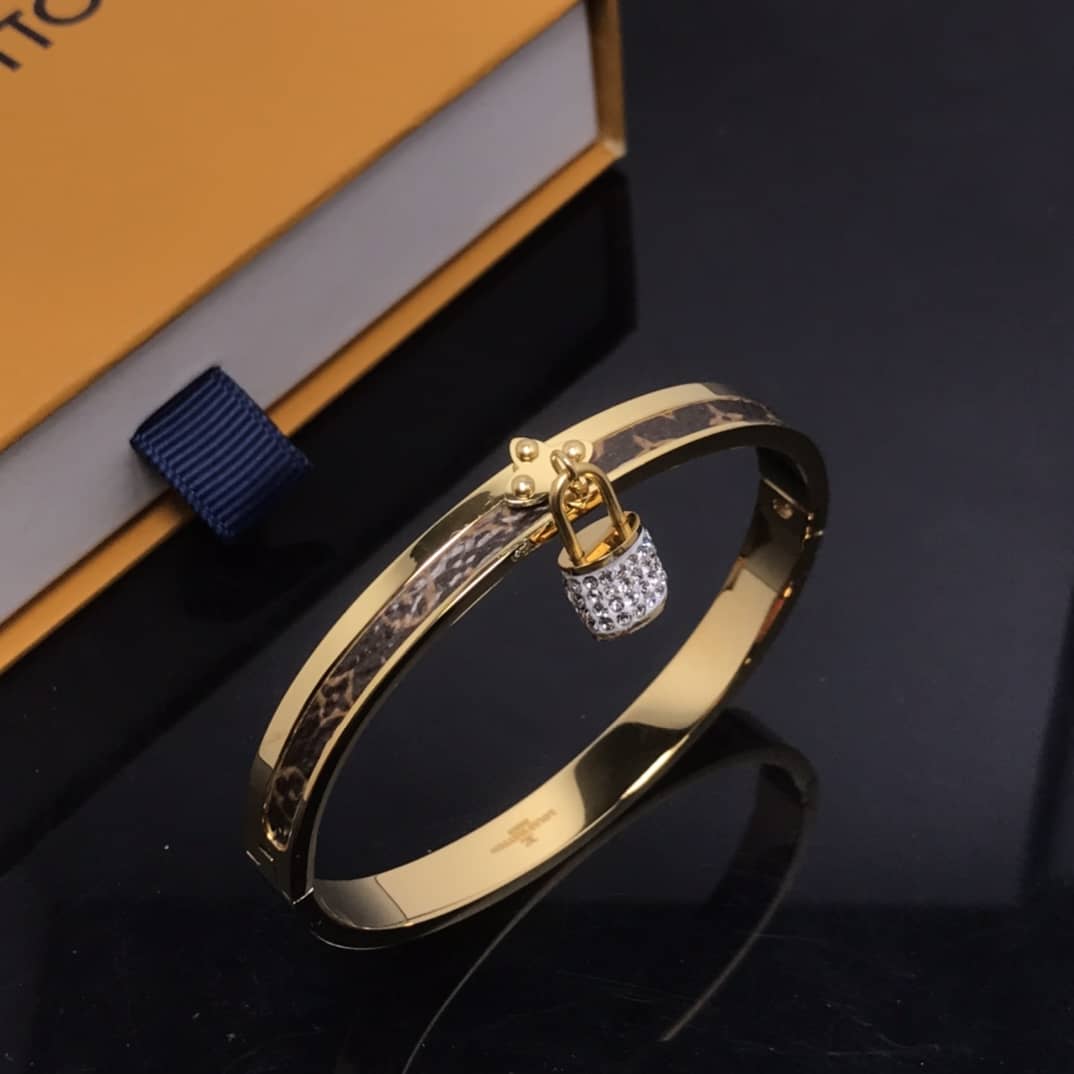 Fake Louis Vuitton Designer Bracelet Wholesale