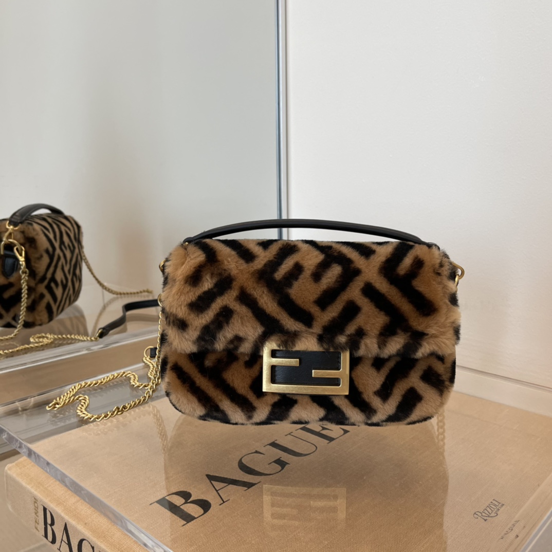 Fendi Baguette