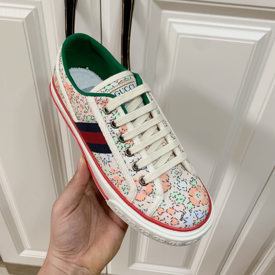 Gucci shoe102