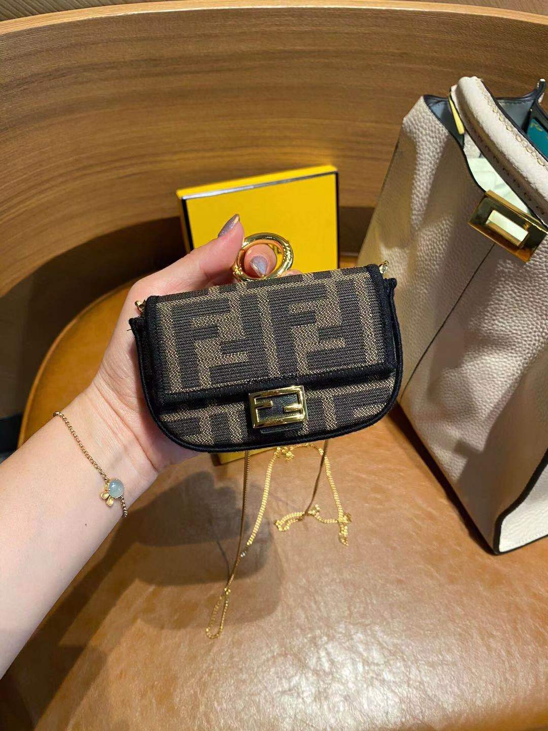 Fendi NANO BAGUETTE