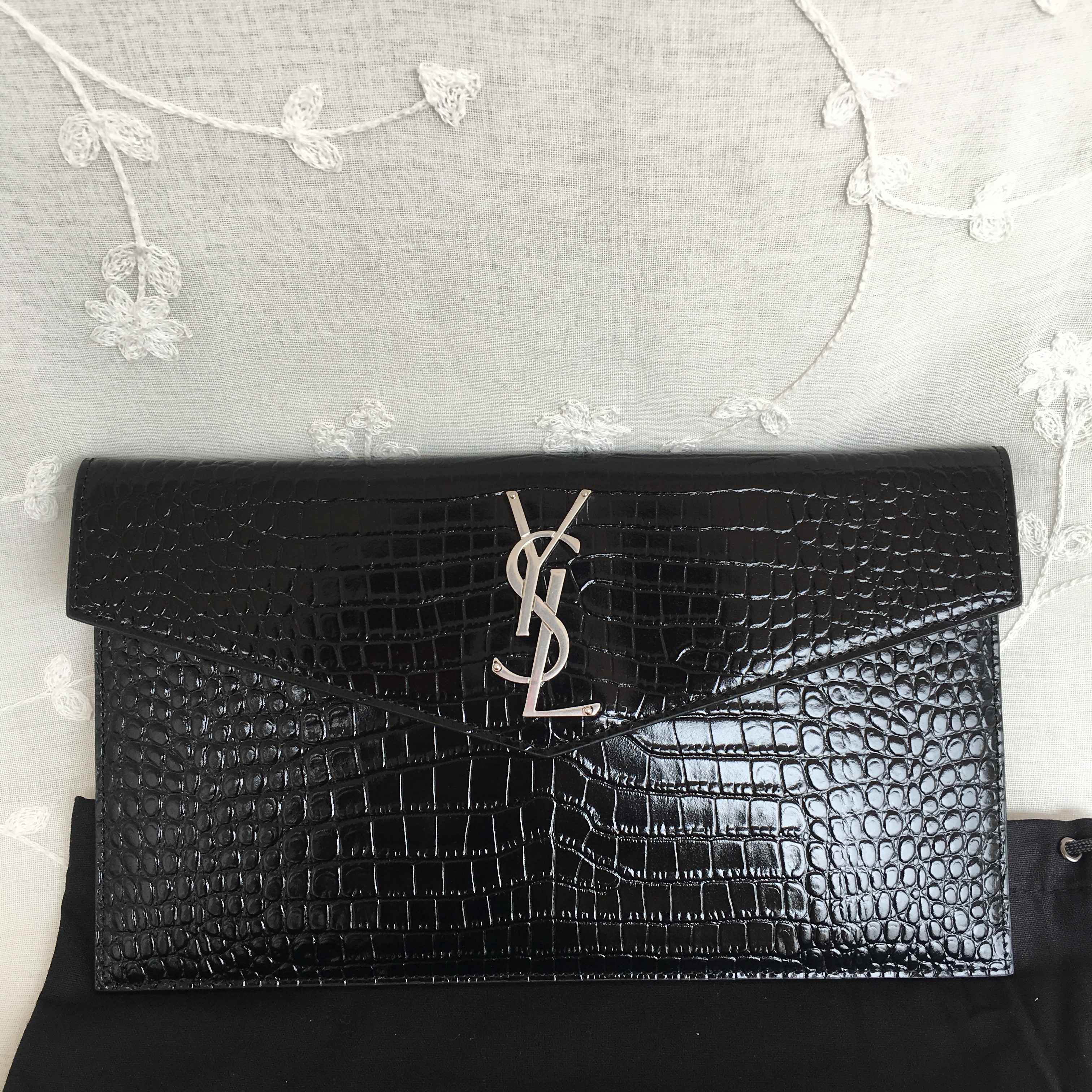 UPTOWN POUCH IN CROCODILE EMBOSSED SHINY LEATHER