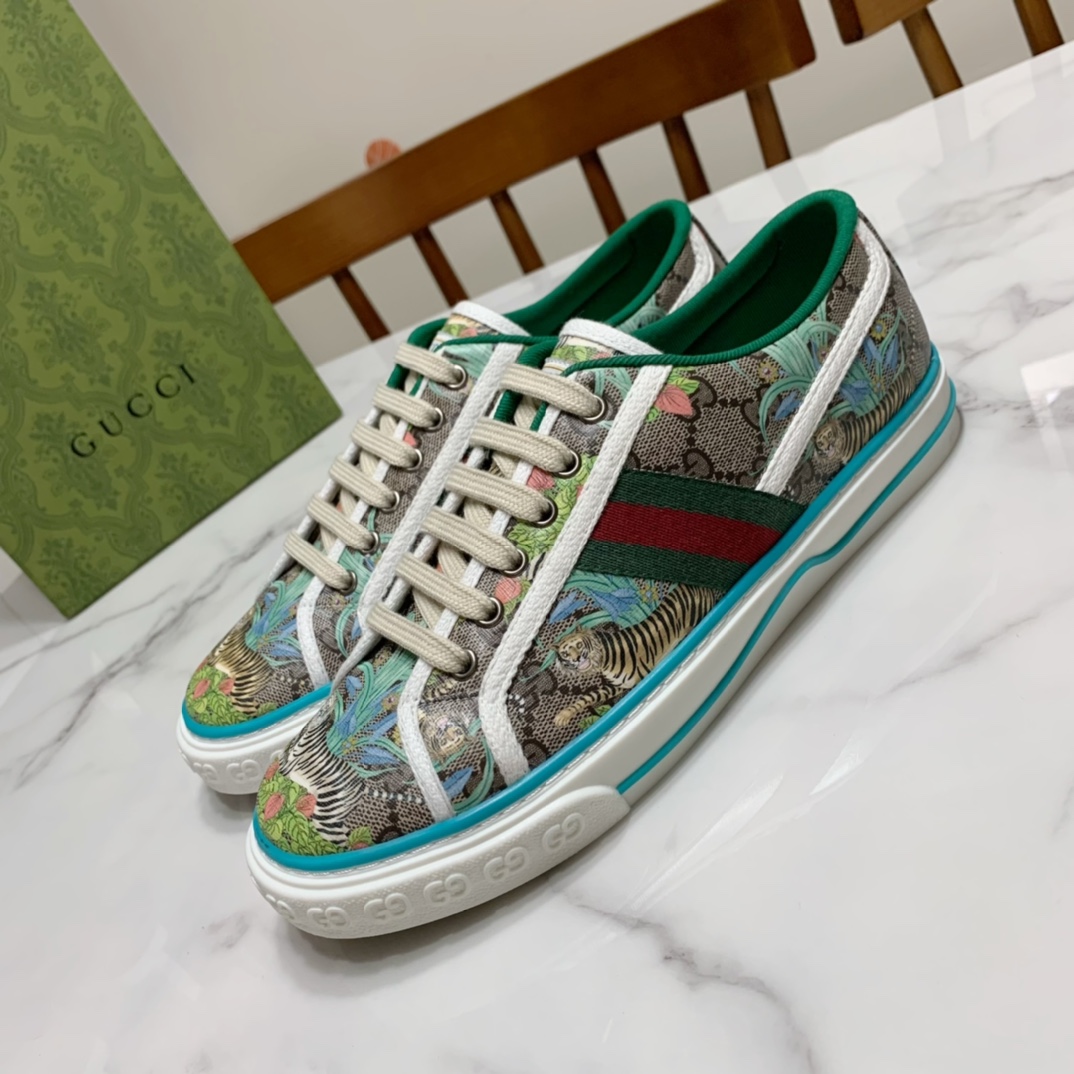 Gucci shoe82