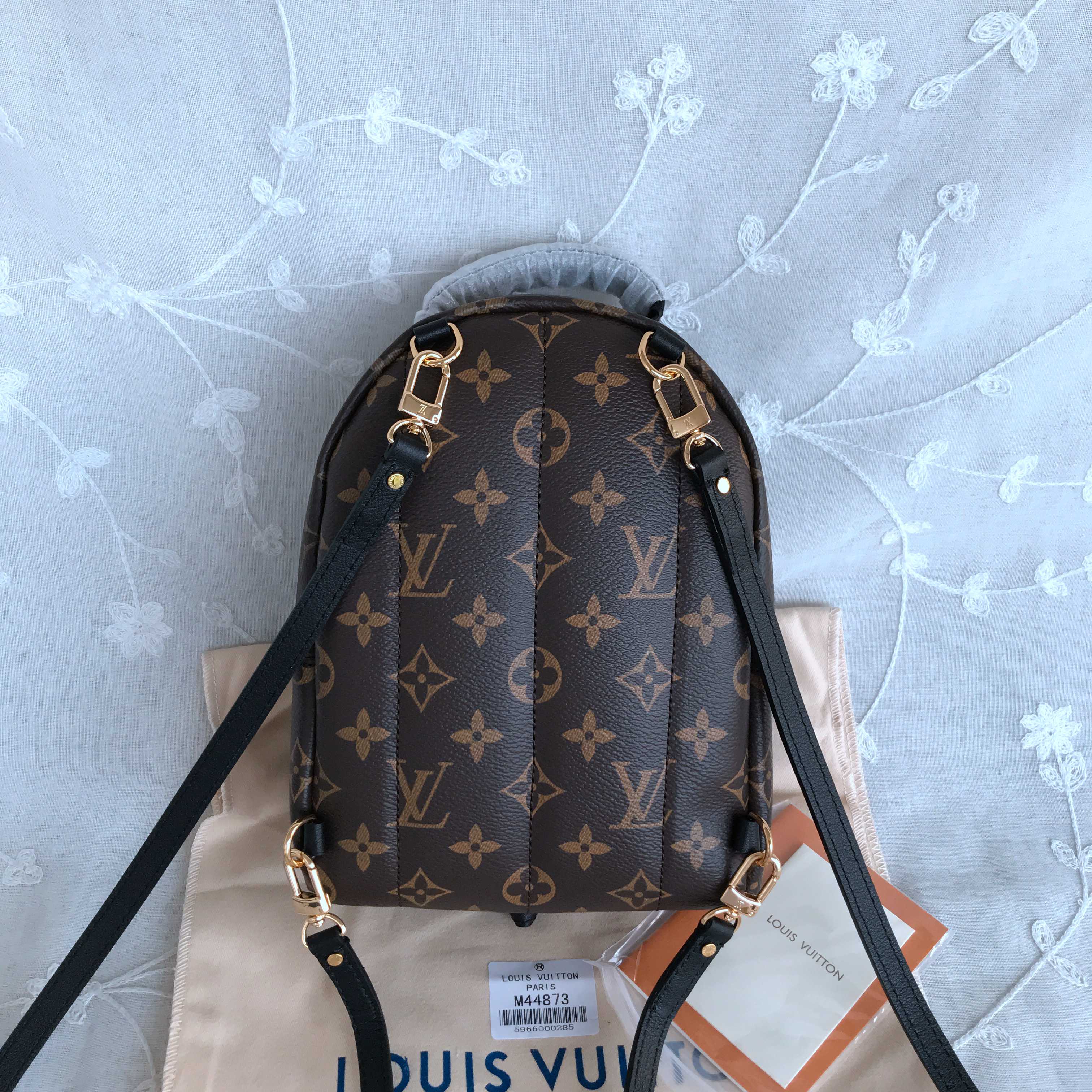 LV PALM SPRINGS M44873