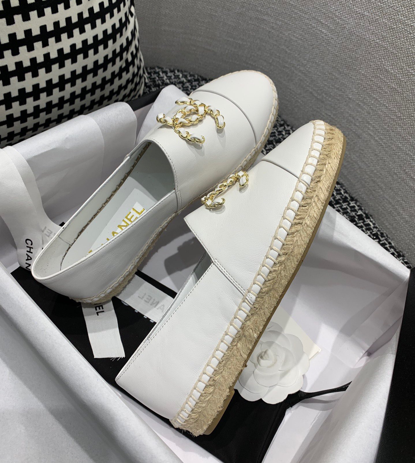 Chanel Shoes388
