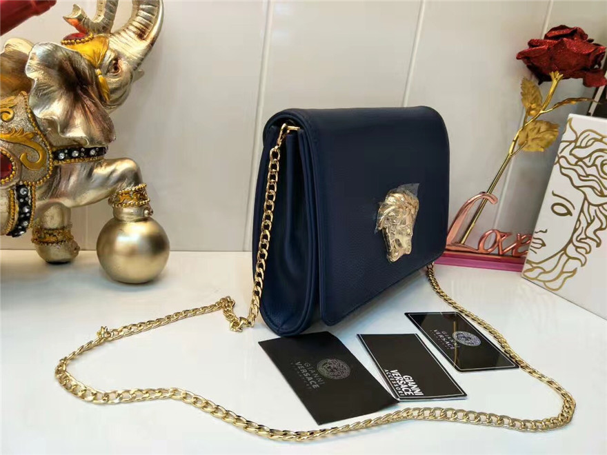 Versace AAA Quality Messenger Bags #596825