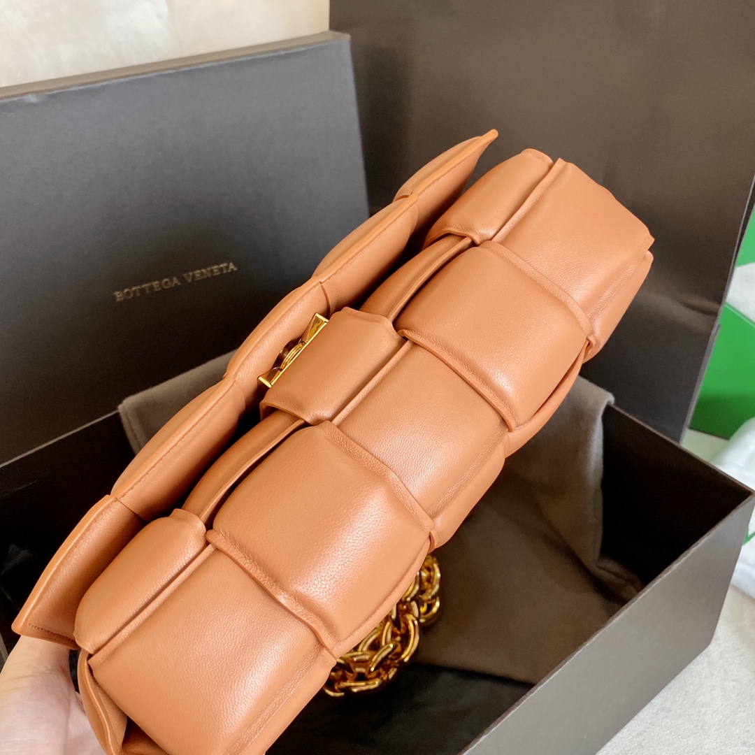 BOTTEGA VENETA THE CHAIN CASSETTE