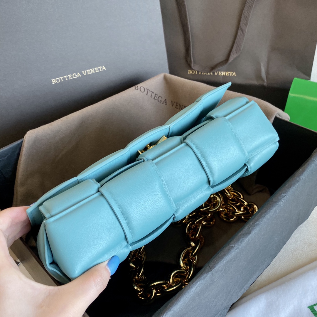 BOTTEGA VENETA THE CHAIN CASSETTE