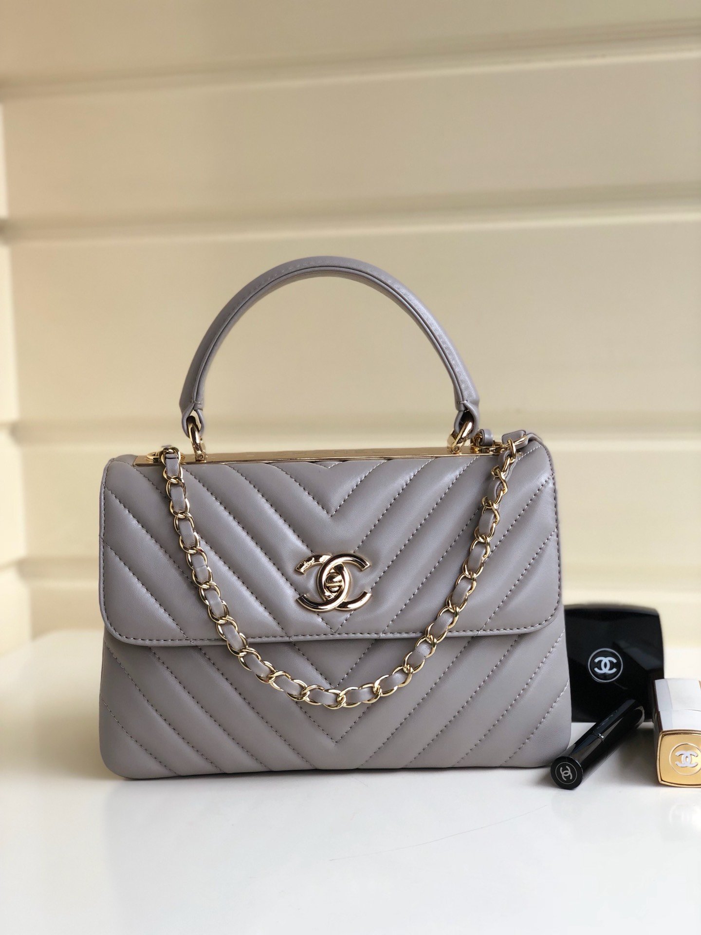 CHANEL FLAP BAG WITH TOP HANDLE 92236
