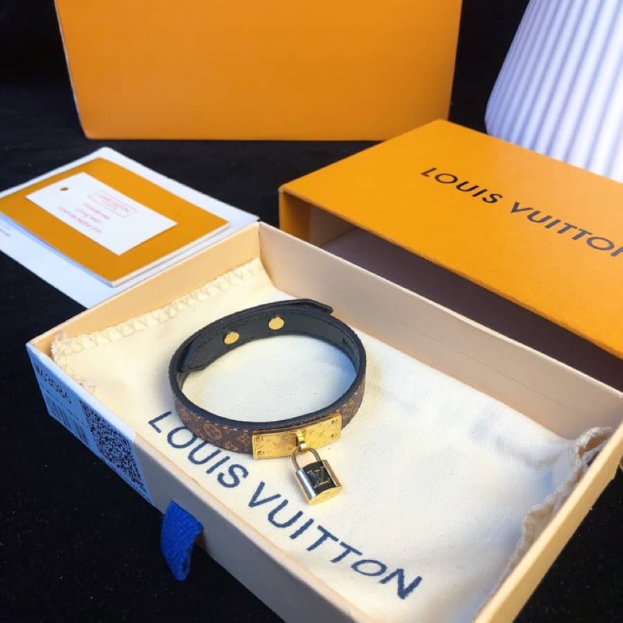 Knockoff Louis Vuitton Logo Bracelet