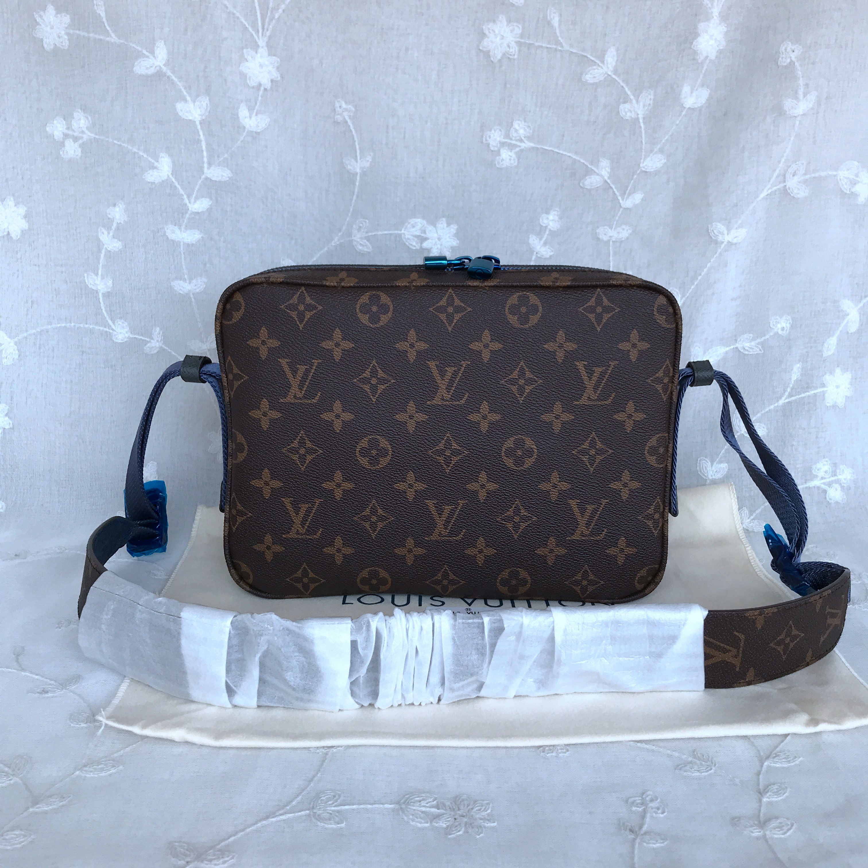 LV MESSENGER M43843