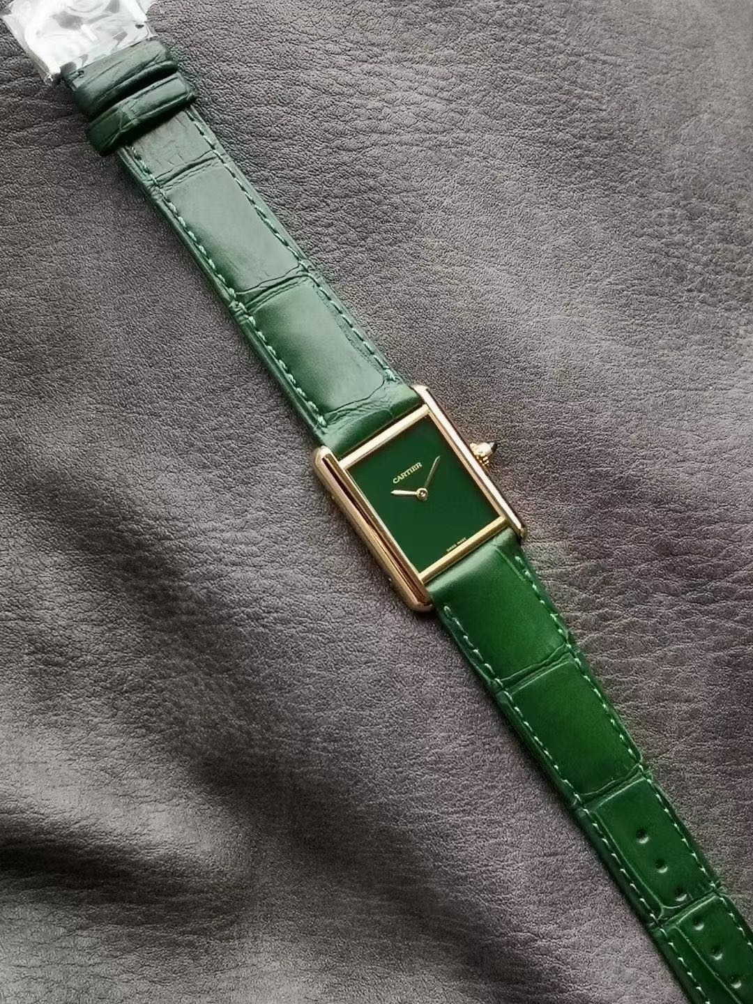 Cartier tank series WHSA0030 watch