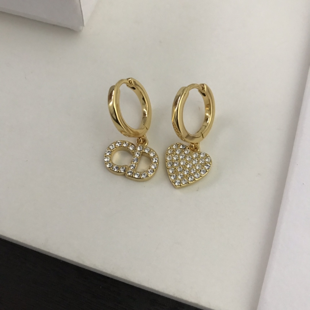 Dior CD letter love earrings