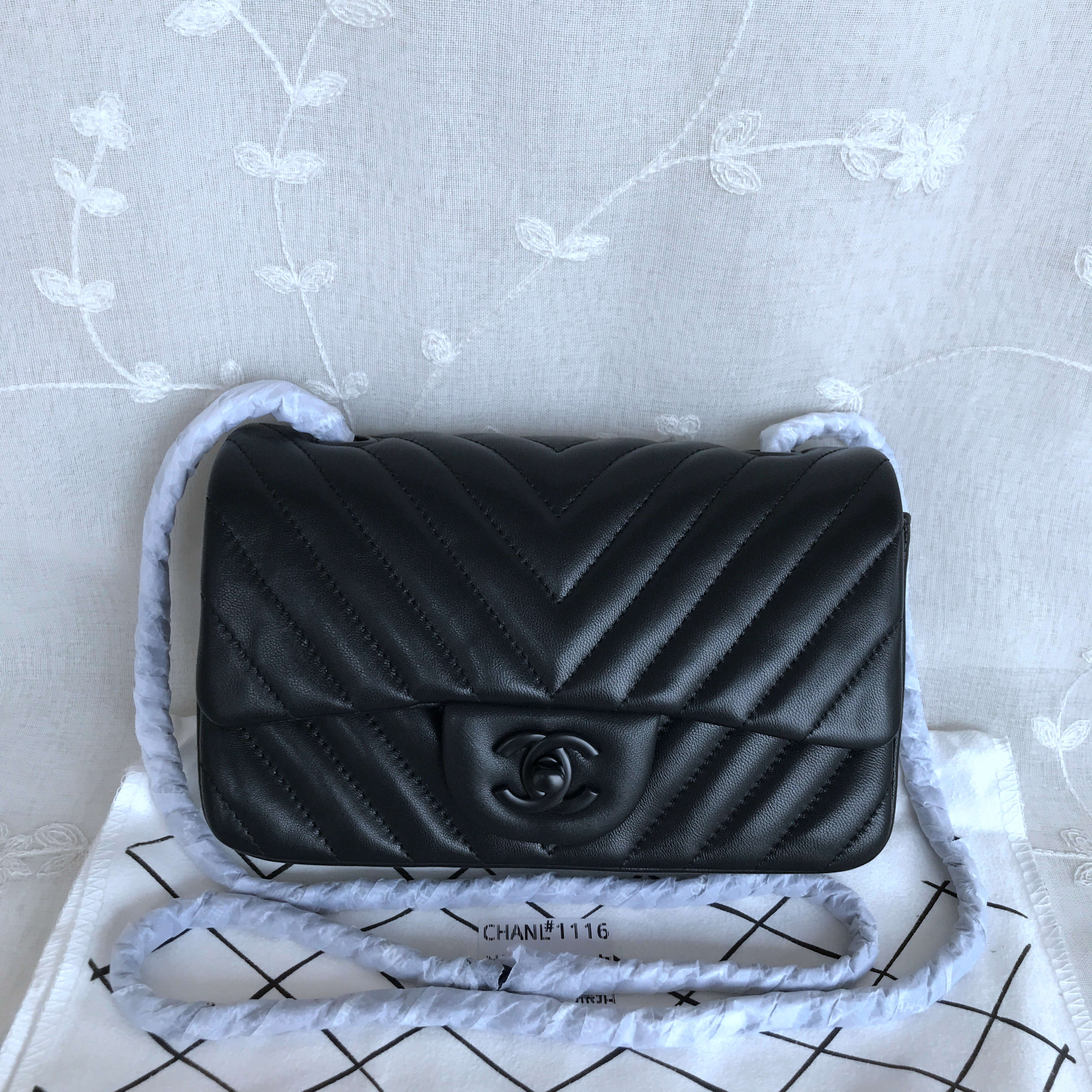 CHANEL SMALL CLASSIC HANDBAG