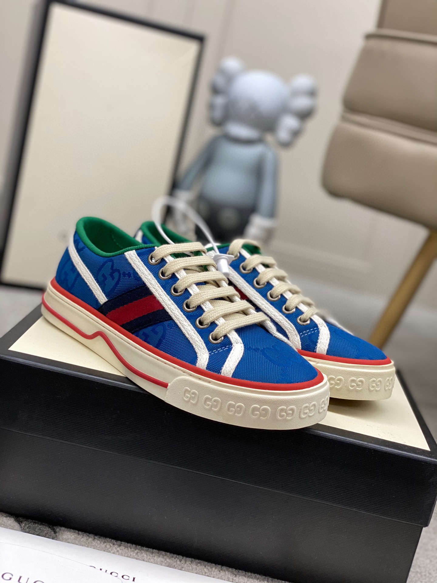 Gucci shoe208