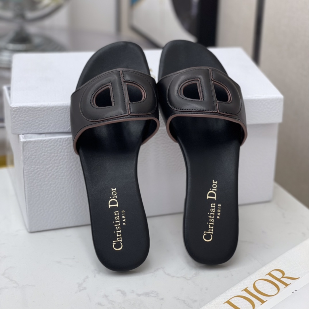 Dior shoes146