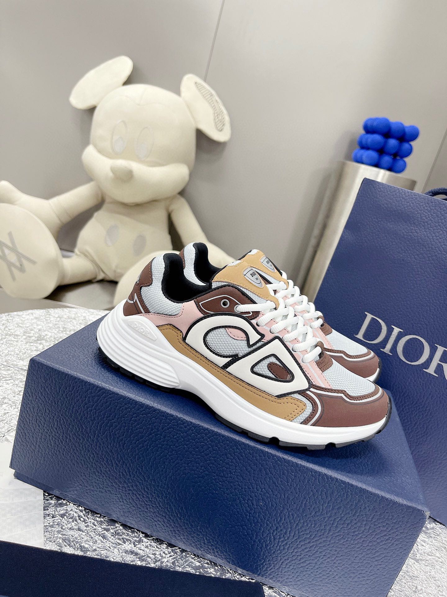 Dior shoes318