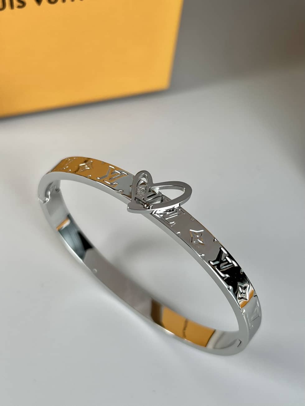 Louis Vuitton Best AAA Replica Bracelet