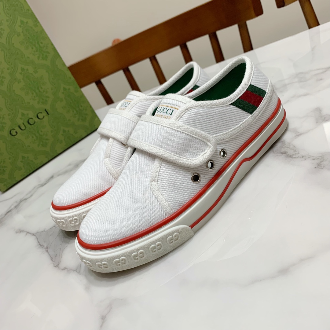 Gucci shoe114