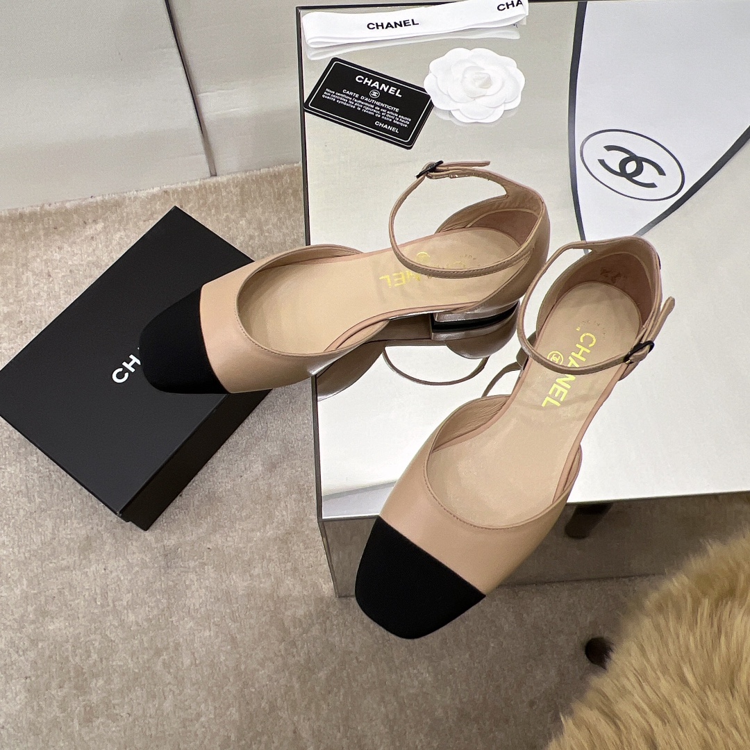 Chanel Shoes124