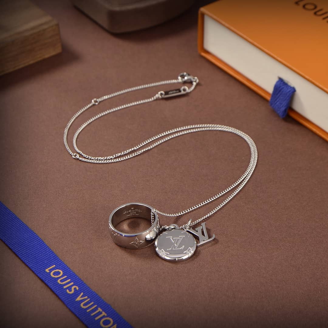 Louis Vuitton Imitation Designer Necklace Wholesale