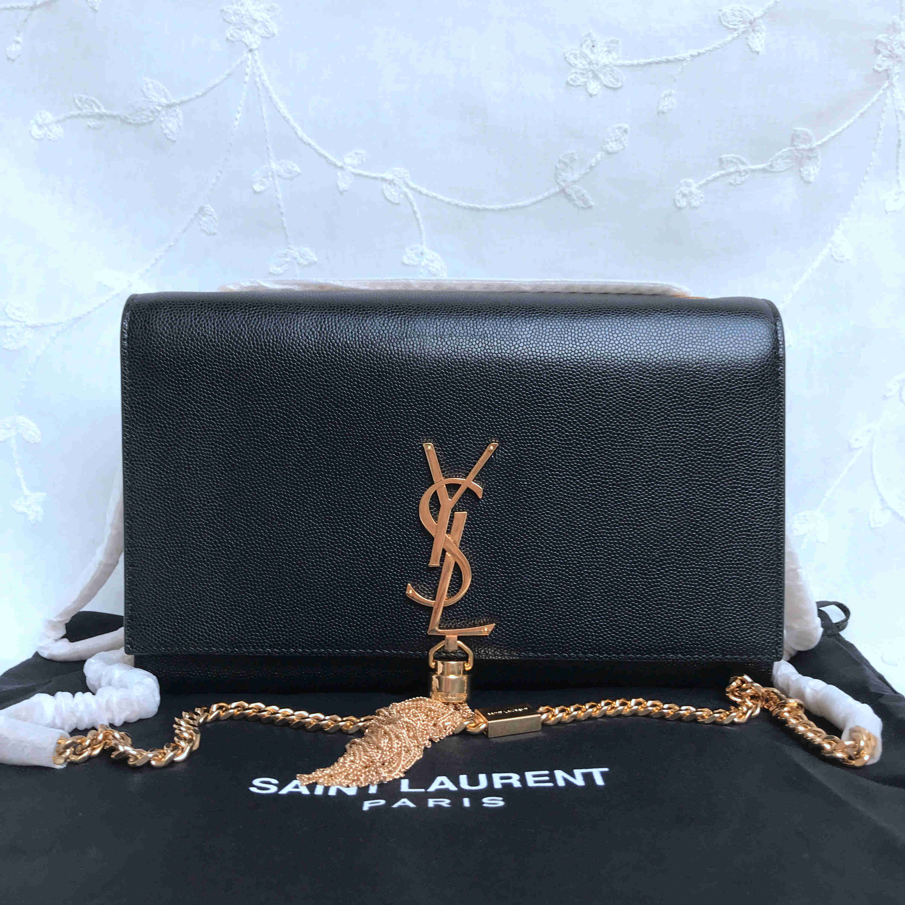 KATE MEDIUM BAG WITH TASSEL IN GRAIN DE POUDRE EMBOSSED LEATHER