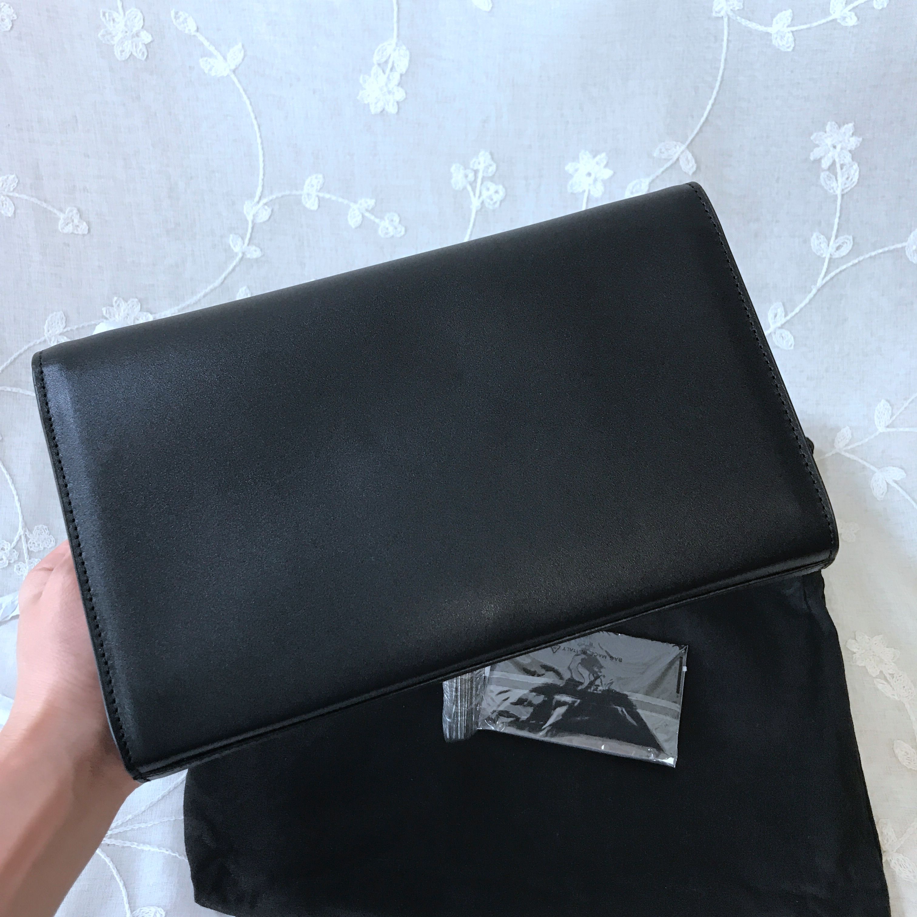 KATE CHAIN WALLET WITH TASSEL IN GRAIN DE POUDRE EMBOSSED LEATHER